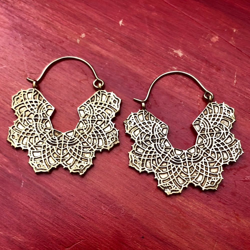 3 for $25🎉 Boho Chic Gold Tone Earring - Picture 2 of 5